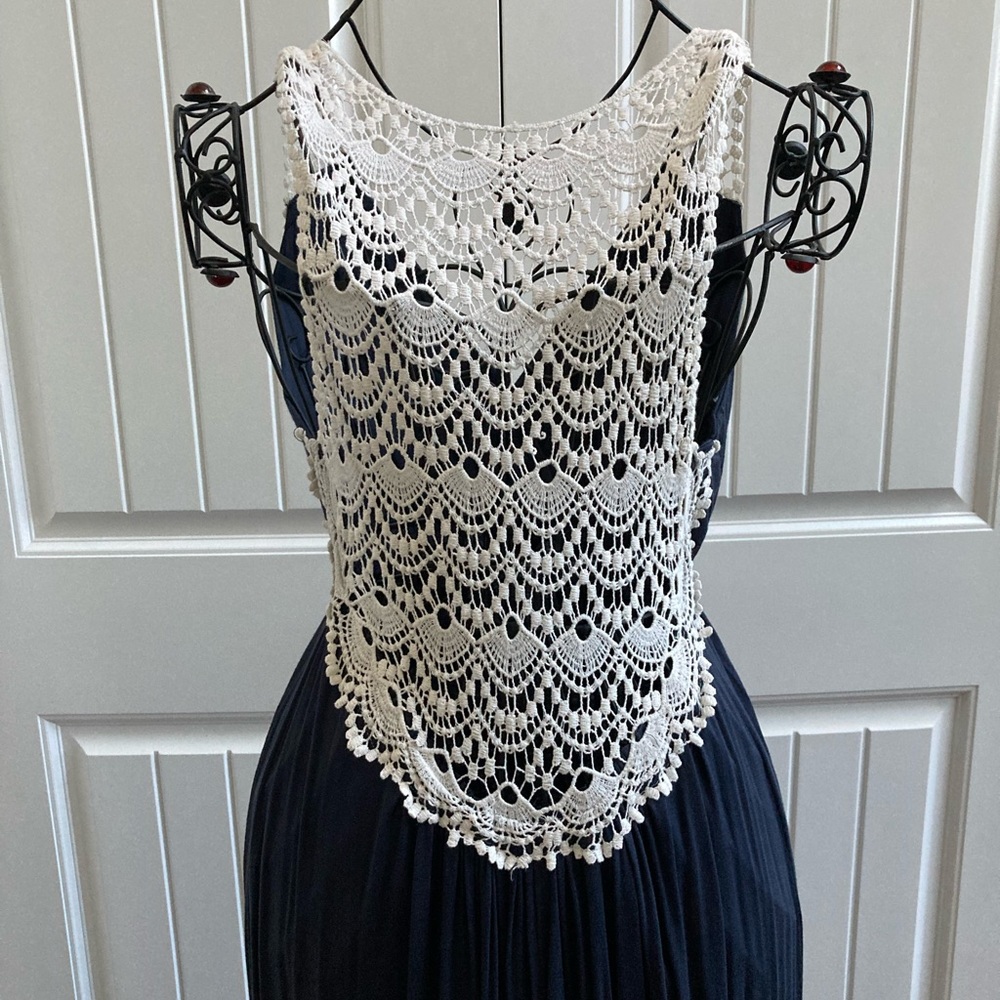 MISS FINCH Lace Back Maxi Dress - Picture 3 of 7